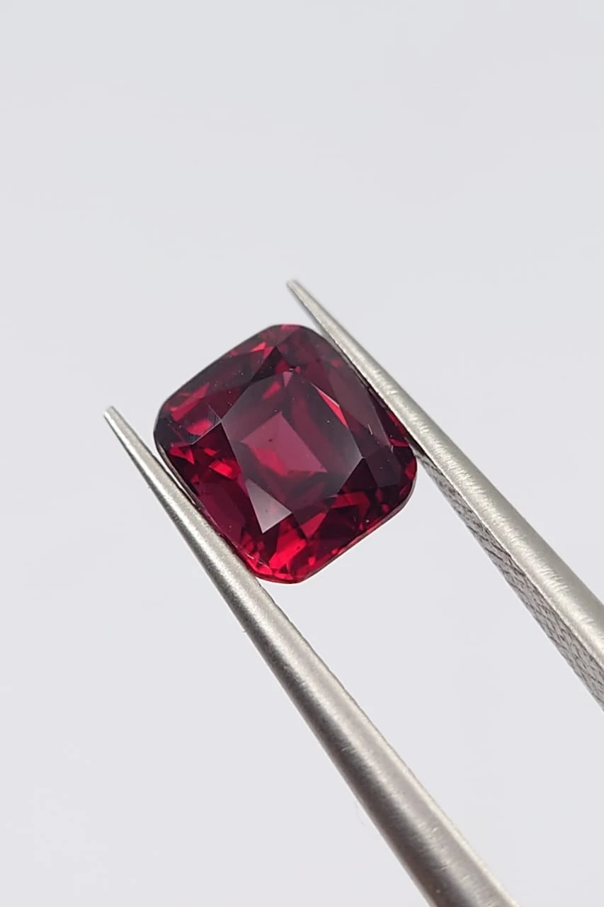1.74ct Natural Rhodolite Garnet Loose Gemstone From Tanzania — view 5